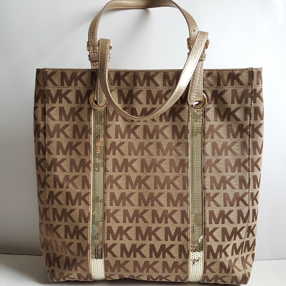 Michael Kors signature large tote, shoulder bag.